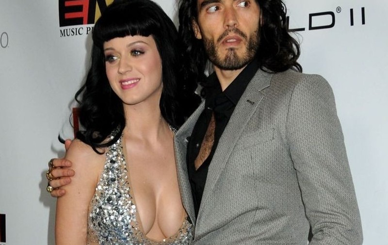 Katy Perry l-a convins pe Russell să o ia de nevastă, prin telepatie