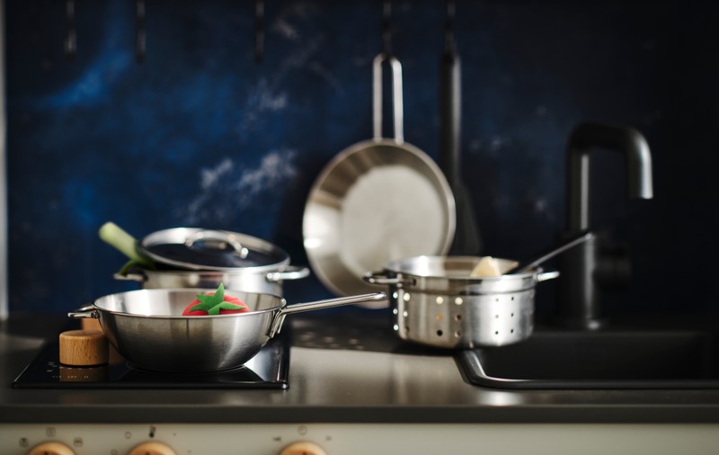 Bucătăria este “inima casei”: Spațiul în care românii gătesc, mănâncă și petrec timp împreună, arată un nou studiu IKEA
