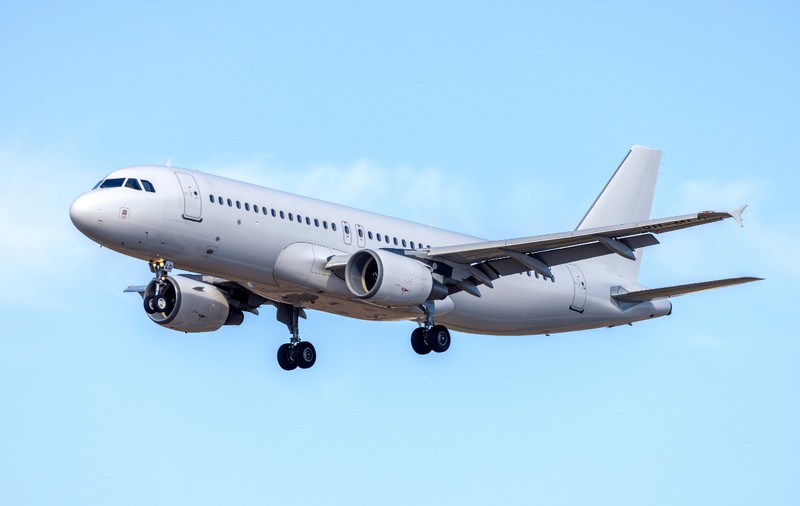 O companie aeriană românească a luat din Gaza 153 de palestinieni care credeau că zboară în India și i-a dus în Africa de Sud