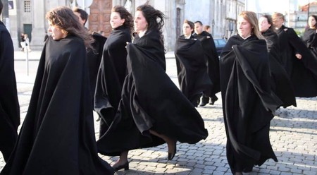 Studenții Universității din porto, în uniformă