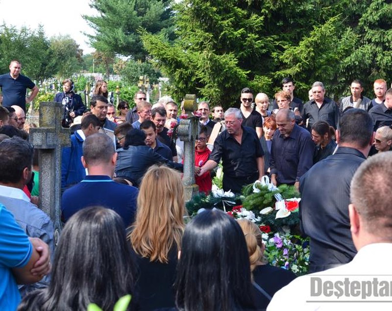 Tot Bacăul l-a plâns pe fostul fotbalist Ganea. Dusese pe picioare un infarct