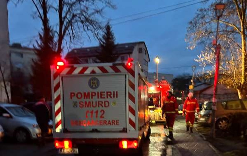 Incendiu într-un bloc din Suceava. Două persoane au fost găsite moarte într-un apartament