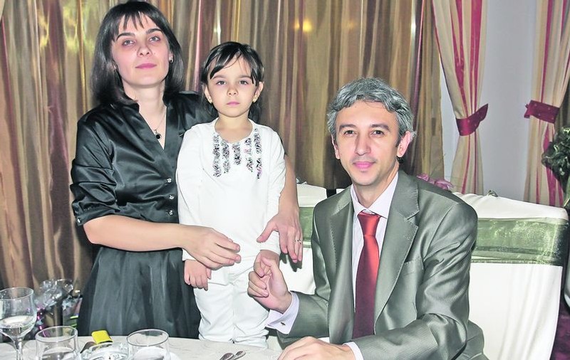 Anchetat pentru şantaj, Dan Diaconescu a fost eliberat ca să-şi crească fetiţa