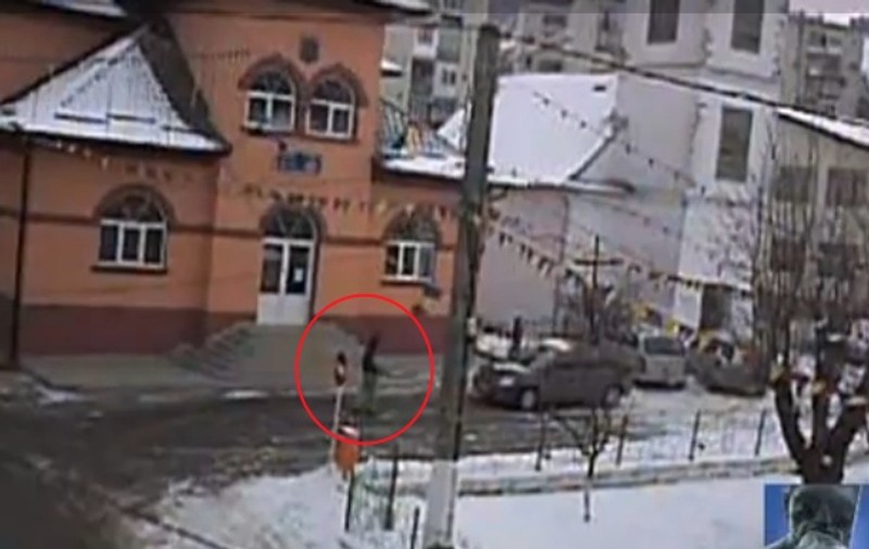 Protest inedit. La "revoluţie", de unul singur! | VIDEO