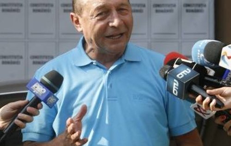 Traian Băsescu, amuzat de ideea celui de-al doilea scrutin: "S-au spus atâtea trăsnăi, una în plus nu mai contează"
