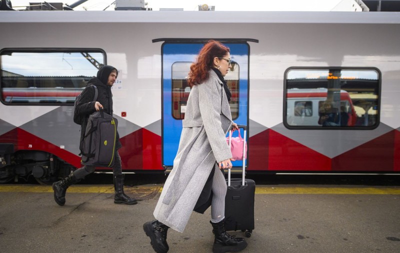 Schimbări importante în programul CFR pentru aprilie 2026: care sunt trenurile anulate sau deviate din cauza lucrărilor la șine