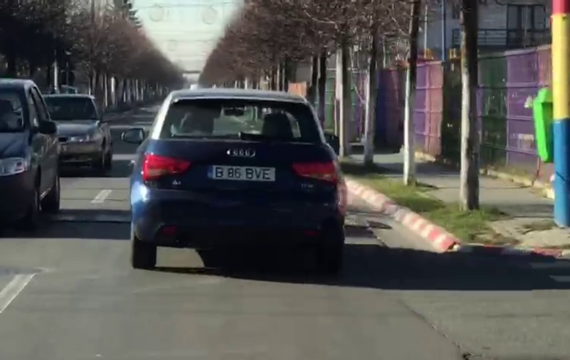 VIDEO/Samsari șmecheri, autoritați nepăsătoare. Mașini cu numere false se plimbă nestingherite prin România