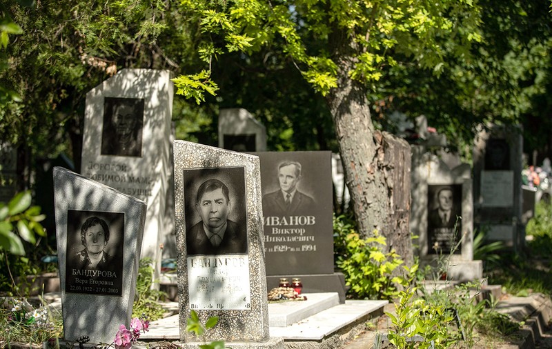 Unul dintre cele mai mari cimitire din Europa este în Chișinău. Ocupă cât un cartier bucureștean și se extinde în fiecare an