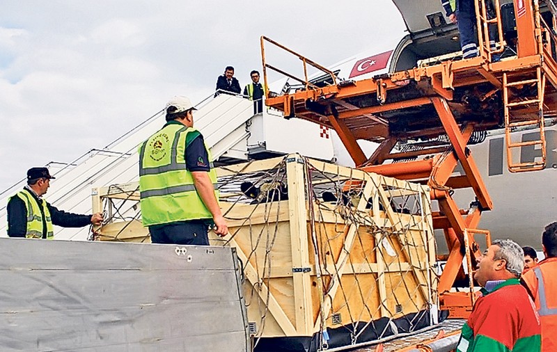 Au dat jos toate vacile din avion la Timișoara
