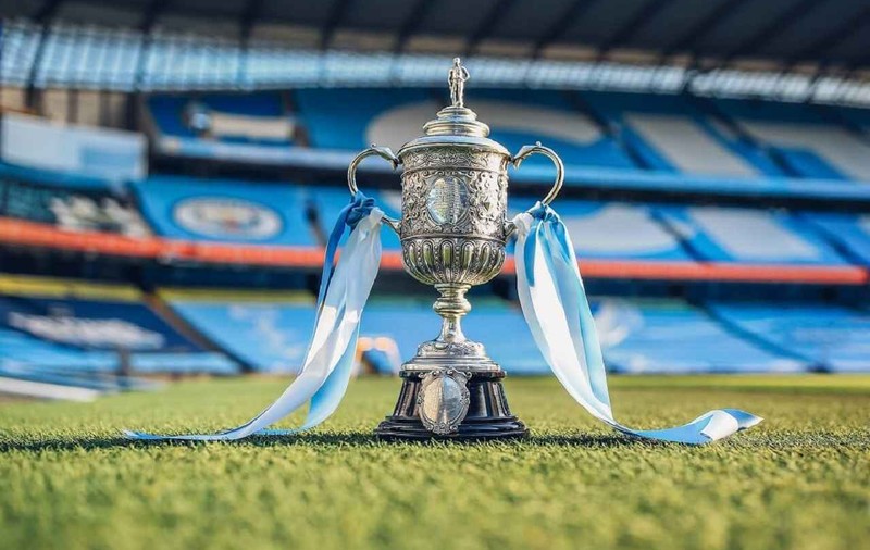 Finala FA Cup: Va cuceri Manchester City al doilea trofeu al sezonului în fața eternei rivale?