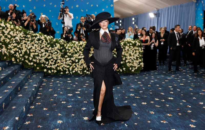 Rihanna e însărcinată cu al treilea copil cu A$AP Rocky. Cum a apărut îmbrăcată la Met Gala 2025, unde tema a fost dedicată modei masculine