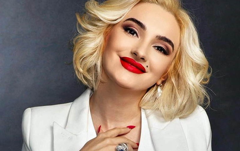 Ana Morodan, o nouă intervenție estetică: „Am abdomen, chiar lucrat și sculptat, am și nasul pe sus...”