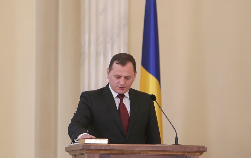 UPDATE. Gabriel Vlase a depus jurământul ca director al SIE; Iohannis: ”Sper să ajungeți la concluzia că ați făcut un pas corect acceptând”