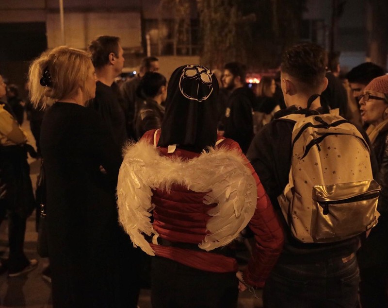 Marș în memoria victimelor de la Colectiv. Fotografiile tinerilor care au murit au fost așezate în fața Parchetului