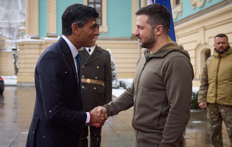 Premierul britanic Rishi Sunak s-a întâlnit cu Zelenski la Kiev. Marea Britanie anunță un nou pachet de ajutor