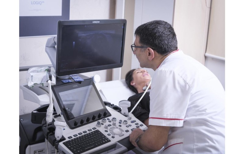 „Recenziile sunt ca o oglindă pentru noi. Ne arată cât de bine am pus un diagnostic, dar și dacă am fost înțeleși”. Pacienții oferă atribute medicilor și îi evaluează transparent
