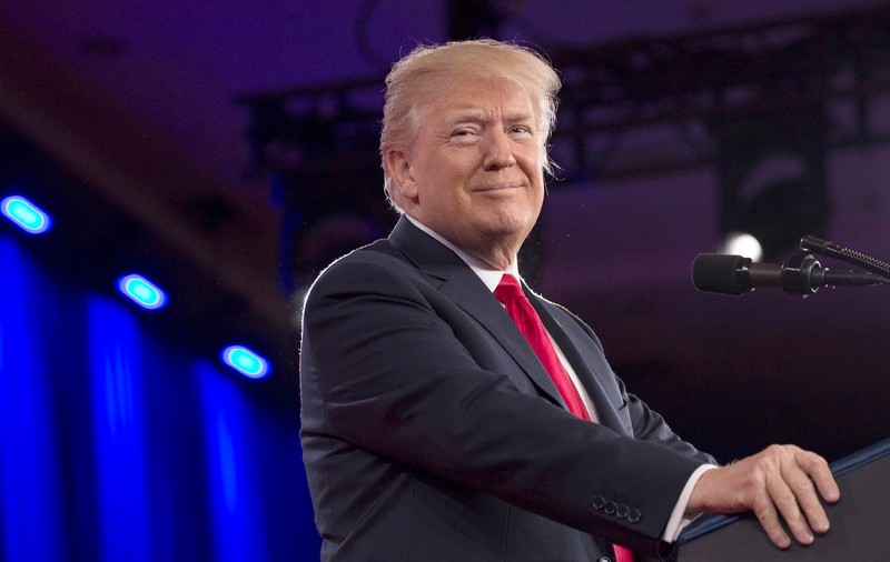 Chifteluțe de crab și friptură de vită Angus, printre preparatele servite la primul prânz oficial oferit de Donald Tump