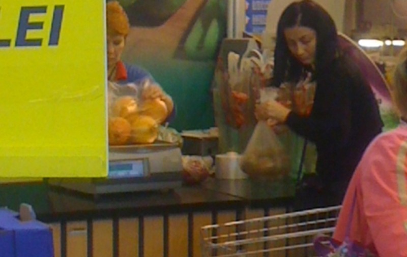 Gabriela Cristea se "drege" după Paşte! Vezi ce alimente şi-a cumpărat vedeta | FOTO