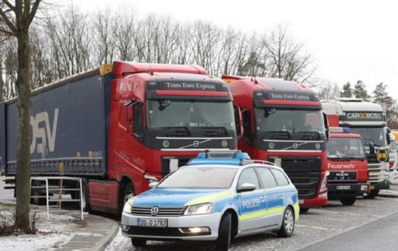 Un șofer de TIR din România a fost găsit mort în cabină. Patronul îl căuta de trei zile