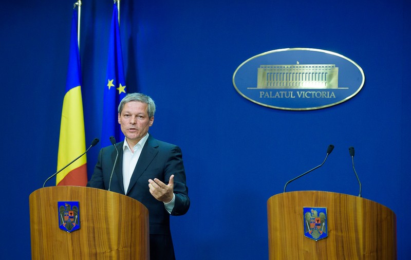 EXCLUSIV. Revolta românilor din Diaspora: Dacian Cioloș va fi dat în judecată