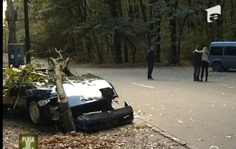Video | Uite cum îşi ia ditamai omul bătaie de la o femeie