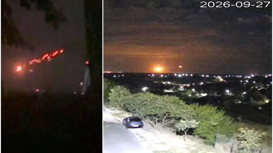 Imaginea prezintă în două cadre nocturne lumini roșiatice de trasoare pe cer și o explozie luminoasă la orizont deasupra unei localități.   