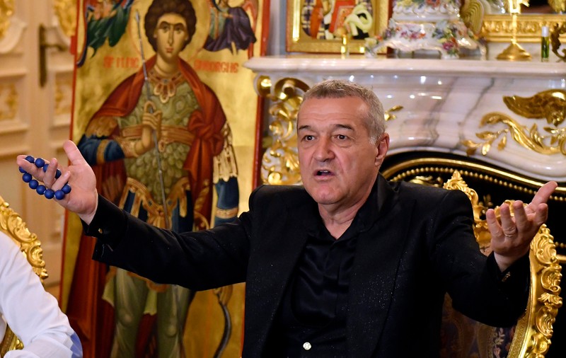 Gigi Becali a anunţat că va fi voluntar în noaptea de Înviere şi va împărţi lumină credincioşilor