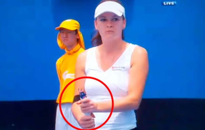 Video | Radwanska a rupt racheta în două la Australian Open