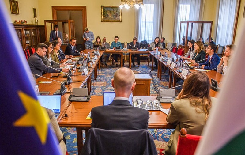 Oficialii maghiari sunt „agresivi” și „mitocani”, iar situația din Ungaria se deteriorează din cauza guvernului lui Orban, spun parlamentarii europeni aflați la Budapesta