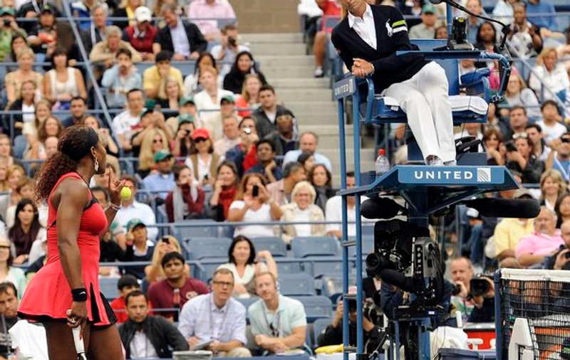 Serena Williams s-a certat din nou cu arbitra de scaun: "Nu tu mi-ai tras-o şi data trecută?"