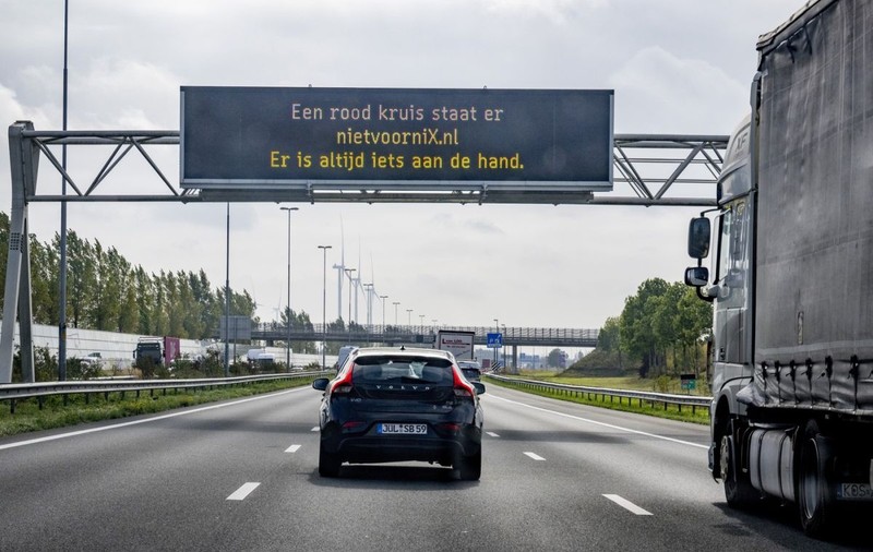 Șoferul de TIR care a ucis un român angajat să repare autostrada, în Belgia, vrea să scape nepedepsit