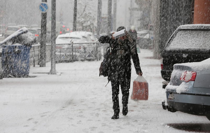 Meteorologii anunţă ninsori în toată ţara. Prognoza meteo pentru Bucureşti