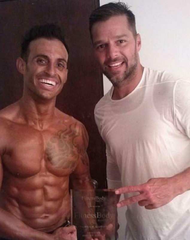 El este fratele lui Ricky Martin. Este tot numai mușchi | FOTO