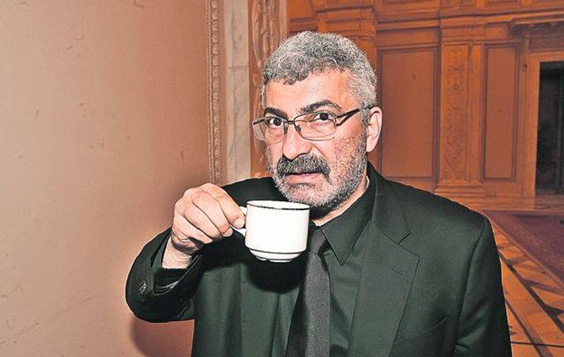 Nu te-ai fi gândit la aşa ceva! Cu ce se spăla Silviu Prigoană pe păr când era cu Adriana Bahmuţeanu