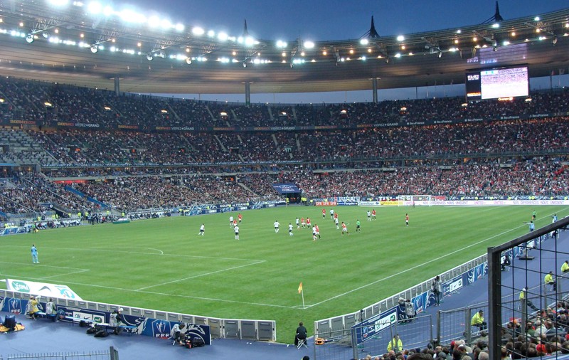 Alertă teroristă înainte de Franța-Islanda. O mașină a fost detonată lângă Stade de France