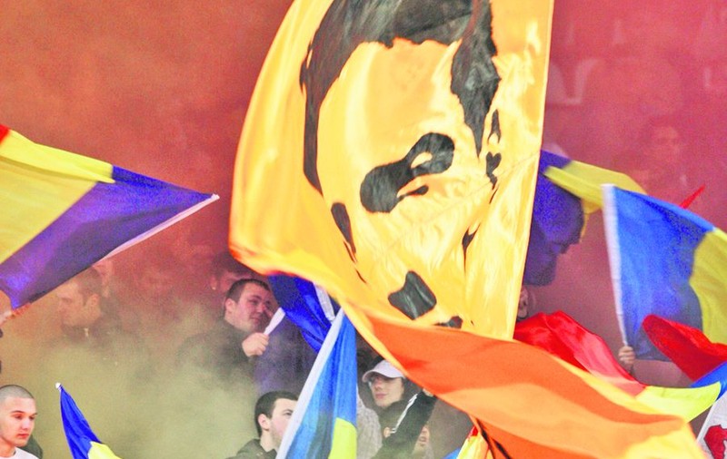 Fanii dinamovişti îi somează pe Badea şi pe Turcu să îşi ceară scuze!