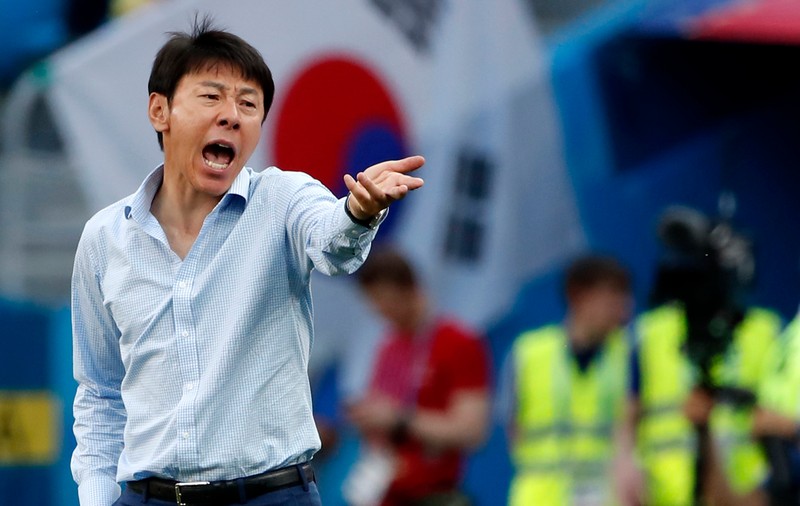 Asemănarea incredibilă dintre Marin Barbu și selecționerul sud-coreean Shin Tae-Yong