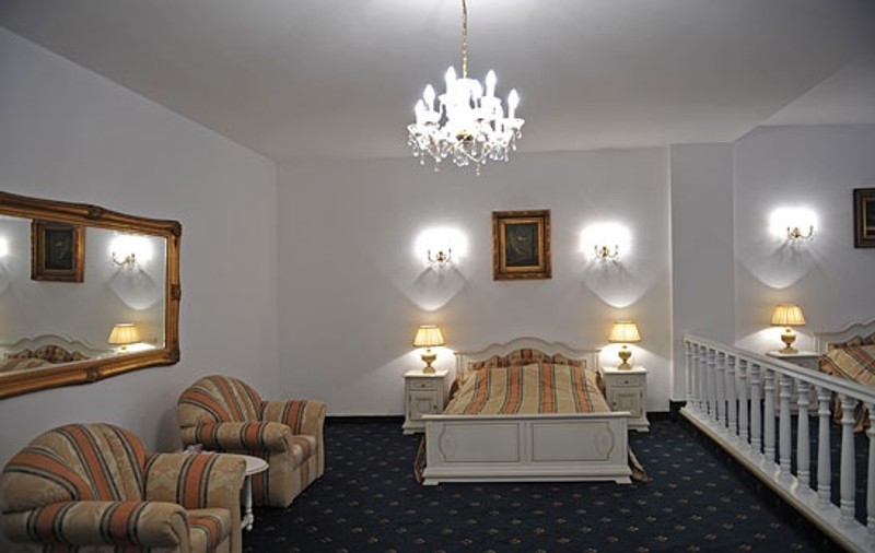 Bucuraţi-vă de un sejur romantic, la Împăratul Romanilor