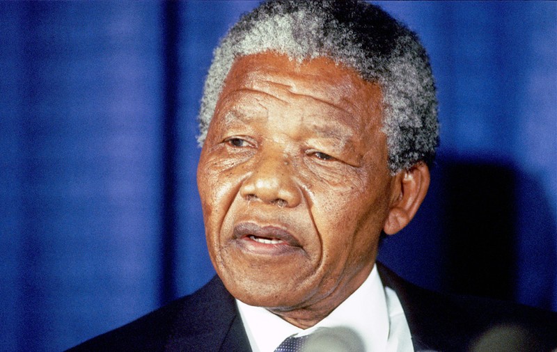 GOOGLE comemorează 96 de ani de la NAŞTEREA lui Nelson Mandela