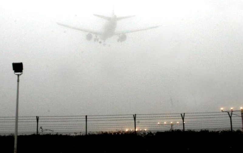 Probleme pe aeroportul Otopeni din cauza ceții. Mai multe curse au fost redirecționate