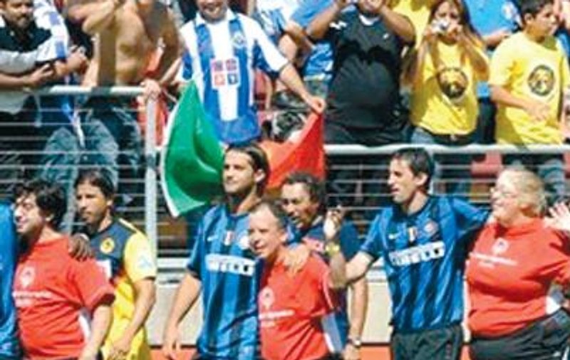 Chivu şi Radu, alături de persoanele cu dizabilităţi