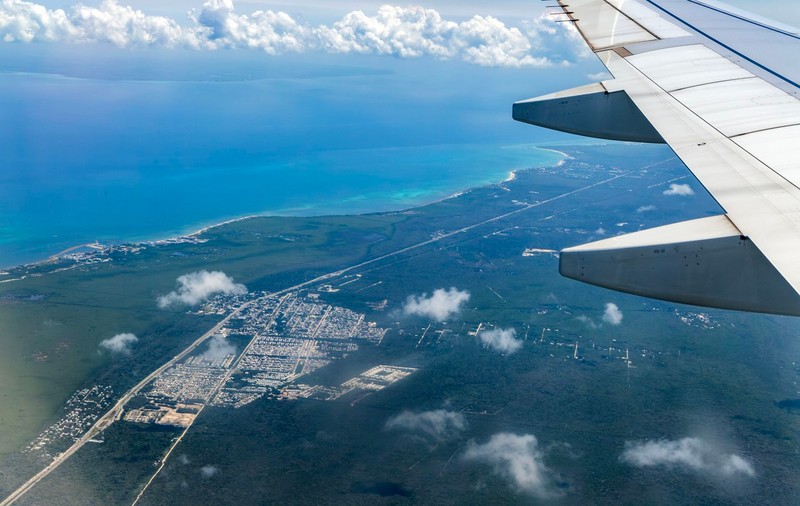 Un avion de mici dimensiuni s-a prăbușit în Caraibe. Patru oameni au murit, printre care un bărbat și cele două fiice ale sale