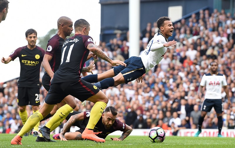 Anglia, etapa a 22-a. Ce nebunie! Liverpool a pierdut, Manchester United - remiză chinuită! E criză la City și la Leicester! / VIDEO