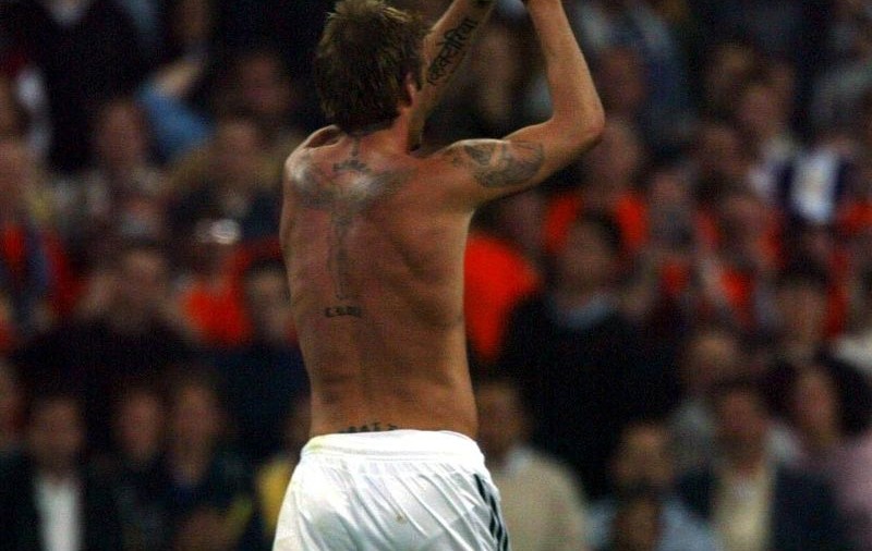 David Beckham are 20 de tatuaje. Află semnificaţia lor!