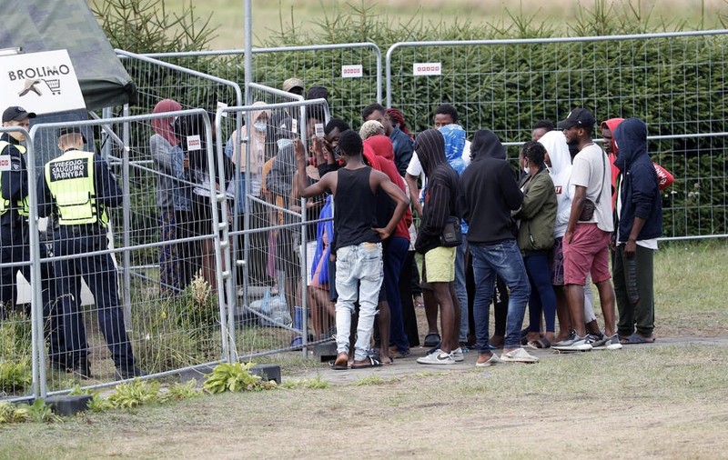 Lituania plătește câte 1.000 de euro migranților veniți din Irak pentru a-i determina să se întoarcă acasă