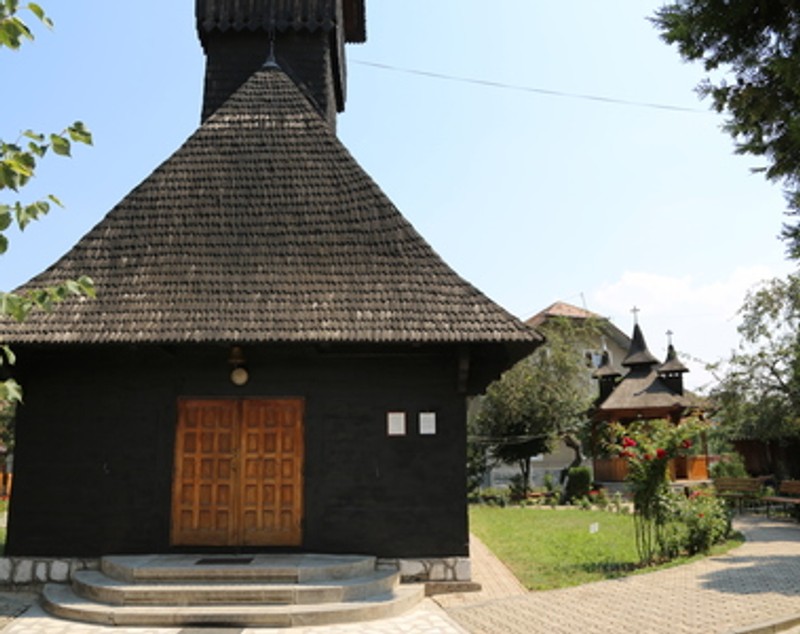 O biserică din lemn din Alba Iulia ar putea fi demolată. Monumentul istoric a fost pictat de o ucenică a lui Arsenie Boca
