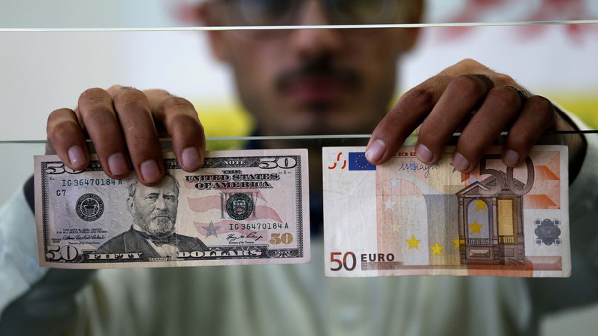 Curs valutar 2 iunie 2020 | Leul s-a apreciat în raport cu euro și cu dolarul american. Unde găsim cel mai bun curs