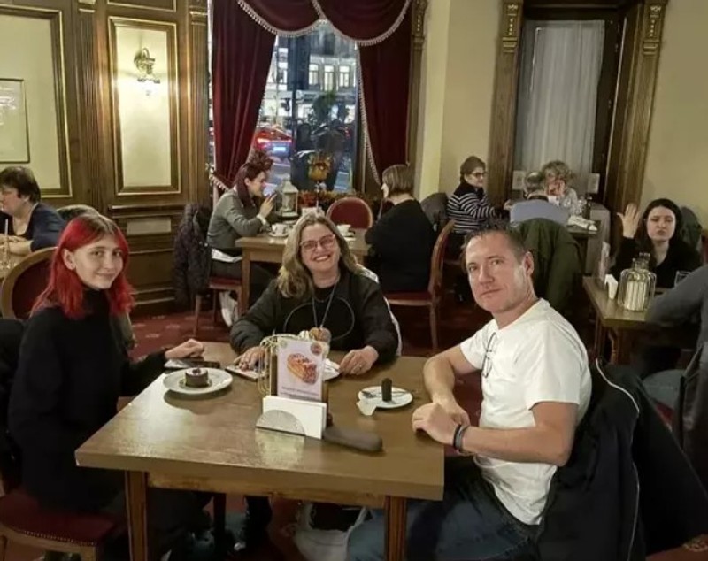 Imagini rare cu fiica Ronei Hartner. Sumayla învață de acasă, iar în ianuarie va deveni majoră