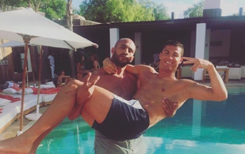 Luptătorul Badr Hari a fost condamnat la doi de închisoare cu executare