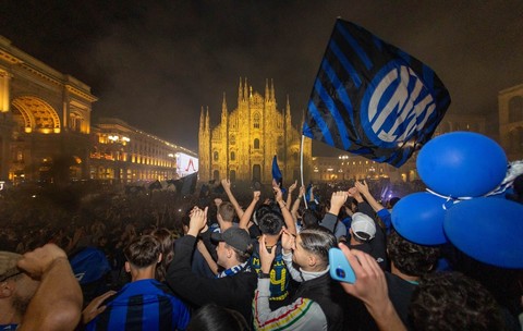 Inter și Cristi Chivu sunt campioni în Italia după 2-0 cu Parma / Petrecere în vestiar „Made in Romania”